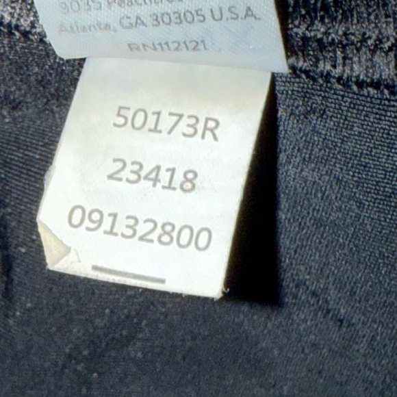 Excellent Pristine SPANX faux leather biker shorts size: medium - Picture 14 of 14